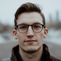 メガネの男性のイメージ画像